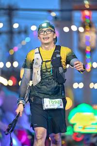 BIB: 1098
                            <button type="button" onclick="openModal(24885722)" class="btn btn-primary btn-sm float-right btn-popup" data-toggle="modal" data-target=".modal-high-quality">
                        <i class="fas fa-shopping-cart"></i> Add to Cart
                    </button>
                                            <button type="button" onclick="isThisMe(24885722, true)" class="btn btn-success btn-sm float-right btn-popup btn-isme hidden" data-toggle="tooltip" data-placement="bottom" title="นี่คือรูปของคุณใช่ไหม คลิกที่นี่เพื่อเอาเข้าอัลบั้ม">
                        <i class="fas fa-plus"></i> Add to album
                    </button>
                    <button type="button" onclick="isThisMe(24885722, false)" class="btn btn-warning btn-sm float-right btn-popup btn-isnotme hidden">
                        <i class="fas fa-ban"></i> Remove from album
                    </button>